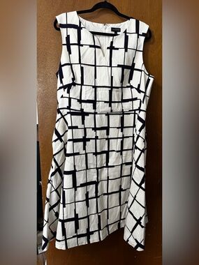 *RARE FIND* The Limited Black, Navy & White A-Line Dress